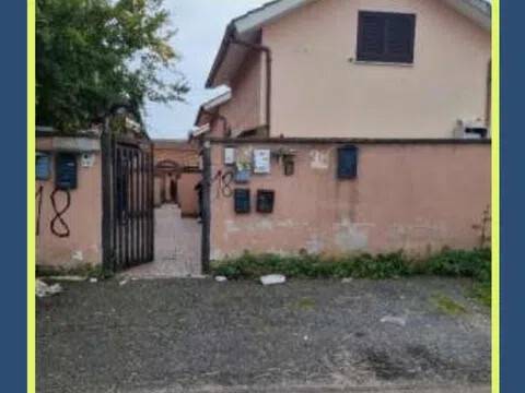 appartamento in vendita ad Ardea in zona Castagnola