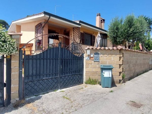 casa indipendente in vendita ad Ardea in zona Nuova Florida