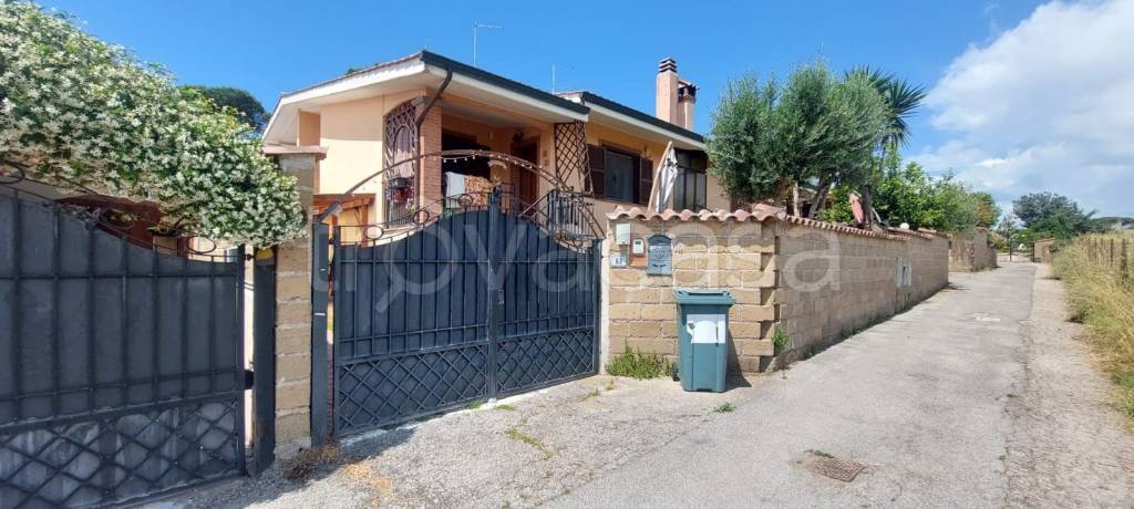 casa indipendente in vendita ad Ardea in zona Nuova Florida