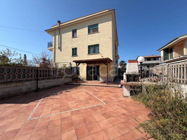 appartamento in vendita ad Ardea in zona Nuova California