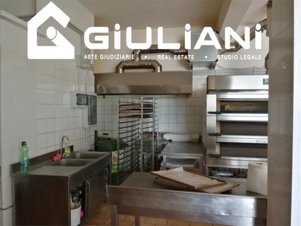 negozio in vendita ad Ardea