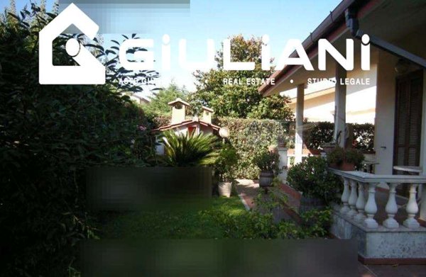 casa indipendente in vendita ad Ardea in zona Lido dei Pini