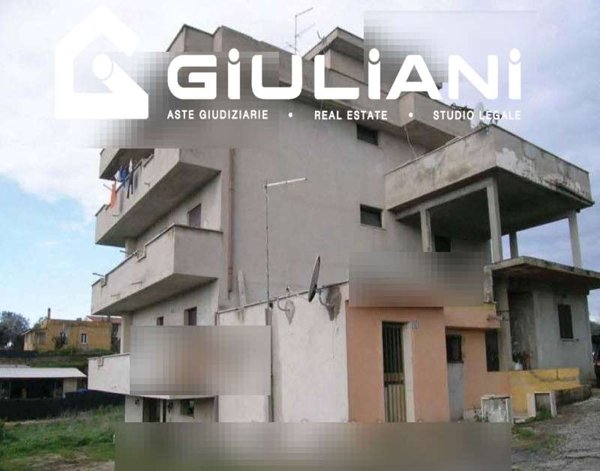 locale di sgombero in vendita ad Ardea