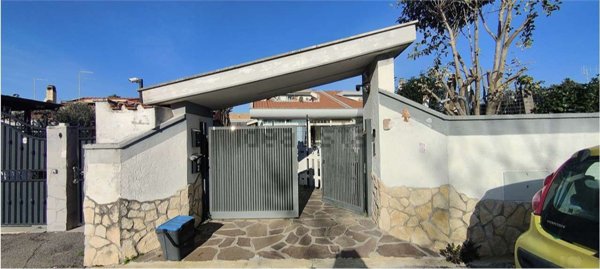 appartamento in vendita ad Ardea in zona Marina di Ardea