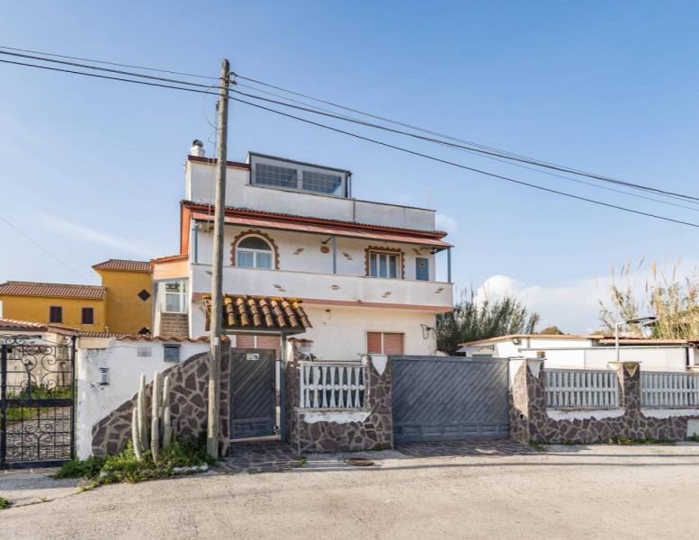 appartamento in vendita ad Ardea in zona Marina di Ardea