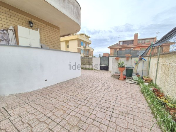 appartamento in vendita ad Ardea in zona Marina di Ardea