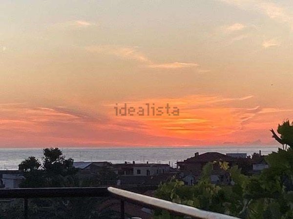 appartamento in vendita ad Ardea in zona Lido dei Pini