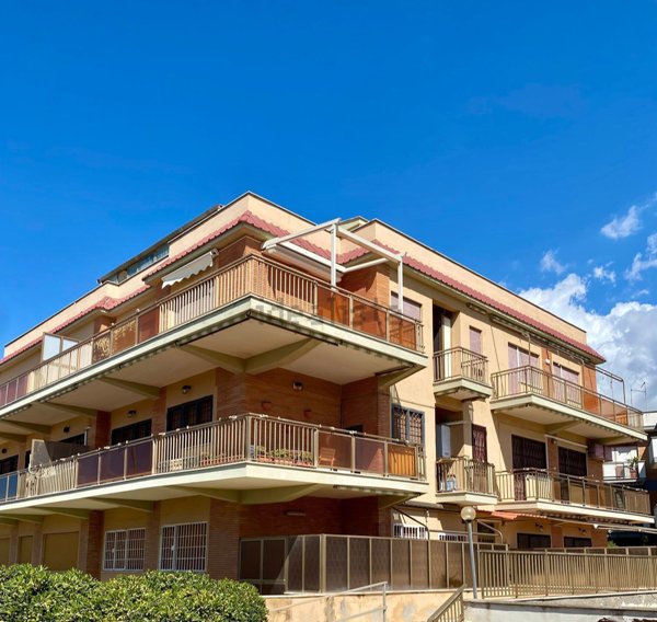 appartamento in vendita ad Ardea in zona Marina di Ardea