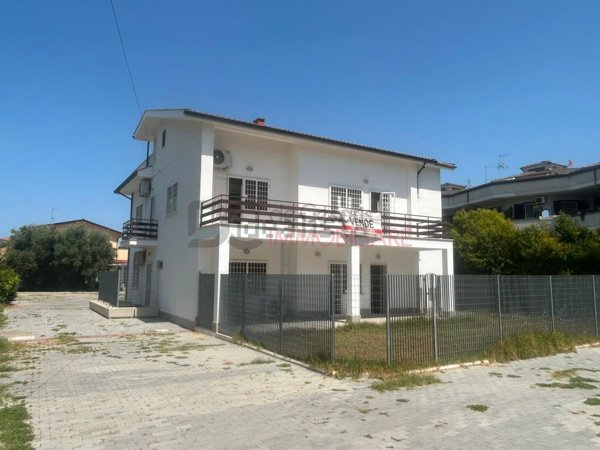 appartamento in vendita ad Ardea