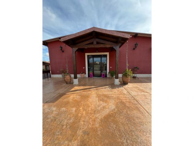 negozio in vendita ad Ardea in zona Colle Romito