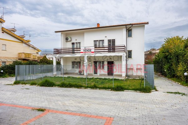 appartamento in vendita ad Ardea