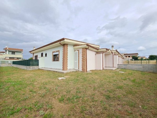 casa indipendente in vendita ad Ardea in zona Nuova California