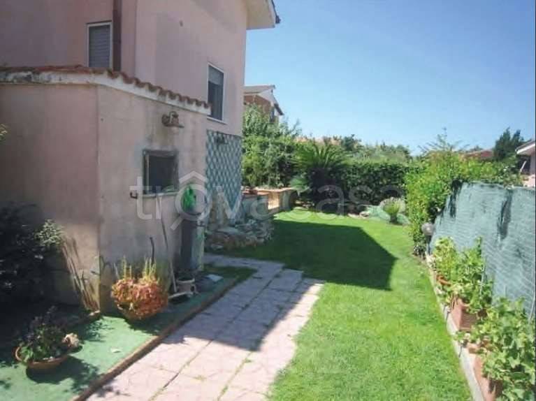 appartamento in vendita ad Ardea in zona Nuova Florida