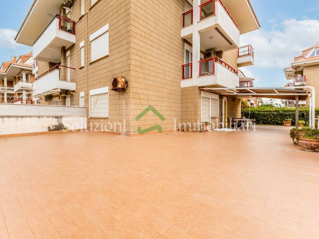 appartamento in vendita ad Ardea in zona Marina di Ardea