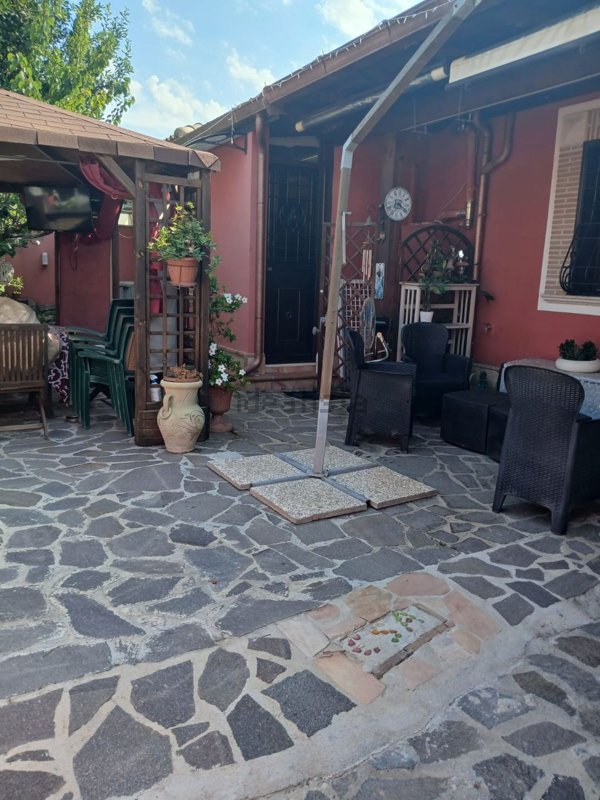 casa indipendente in vendita ad Ardea in zona Nuova Florida