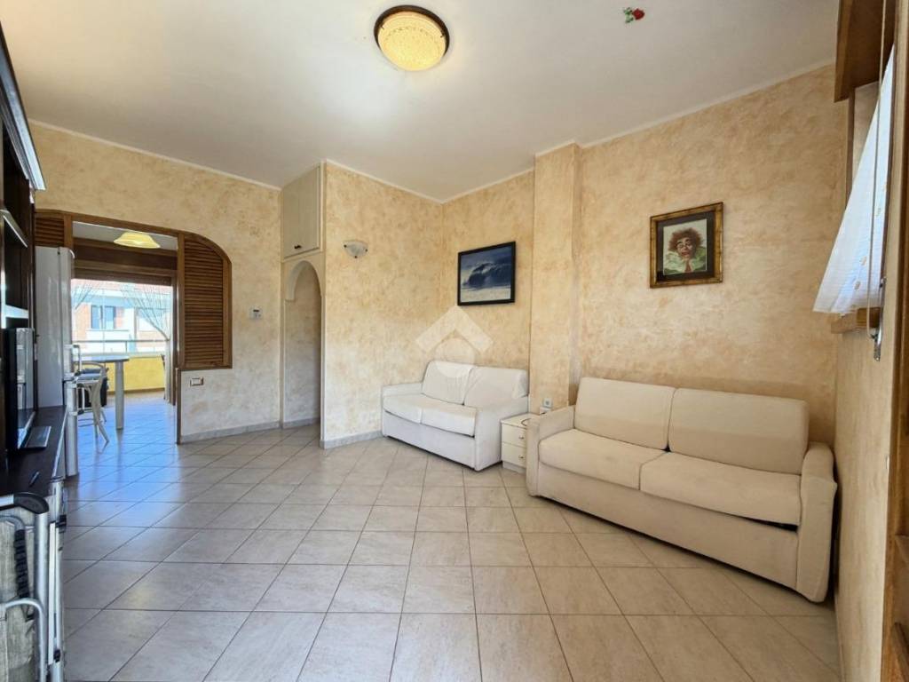 appartamento in vendita ad Ardea in zona Marina di Ardea