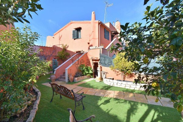 appartamento in vendita ad Ardea in zona Colle Romito