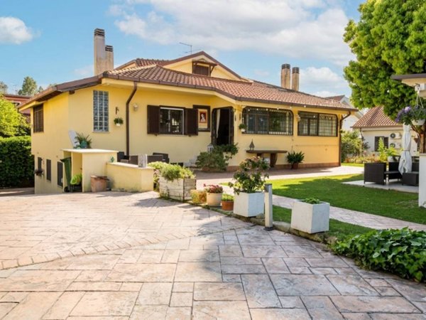 casa indipendente in vendita ad Ardea in zona Nuova California