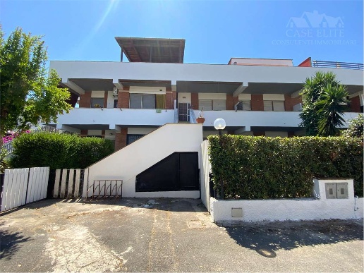 appartamento in vendita ad Ardea in zona Marina di Ardea