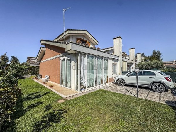 appartamento in vendita ad Ardea in zona Colle Romito