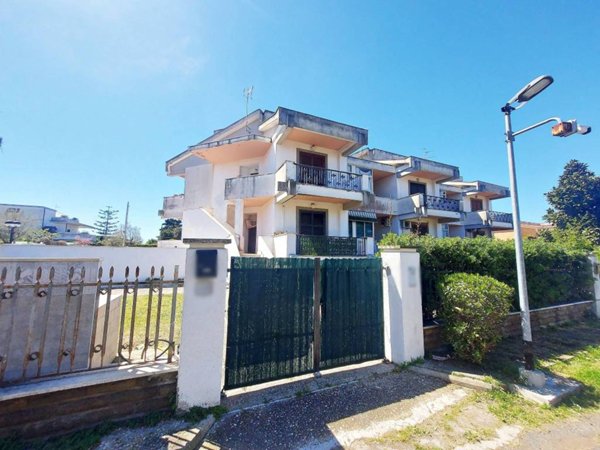 appartamento in vendita ad Ardea in zona Marina di Ardea