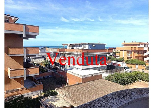 appartamento in vendita ad Ardea in zona Marina di Ardea
