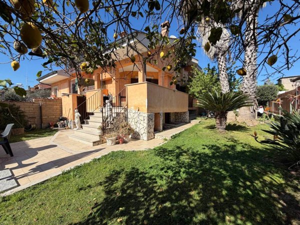 casa indipendente in vendita ad Ardea in zona Nuova Florida
