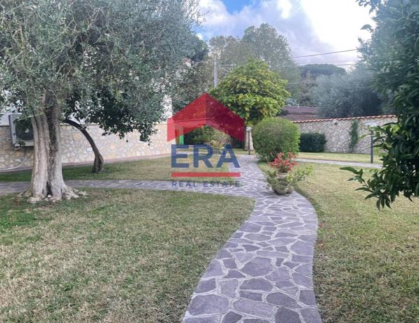 casa indipendente in vendita ad Ardea in zona Colle Romito