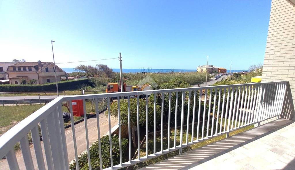 appartamento in vendita ad Ardea in zona Marina di Ardea