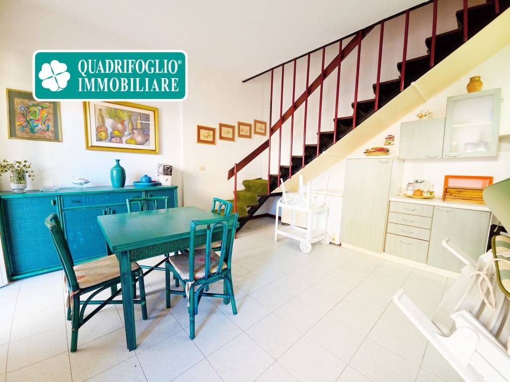 casa indipendente in vendita ad Ardea in zona Colle Romito