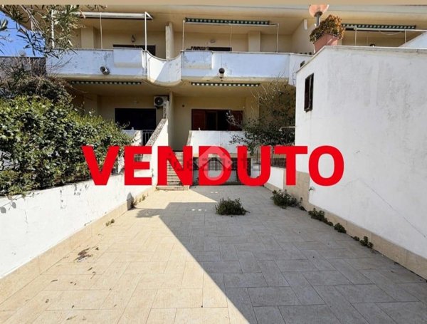 appartamento in vendita ad Ardea in zona Marina di Ardea