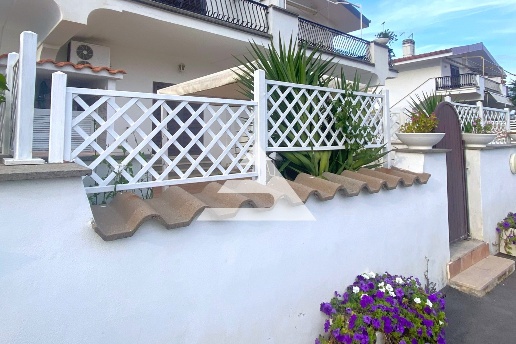 appartamento in vendita ad Ardea in zona Marina di Ardea