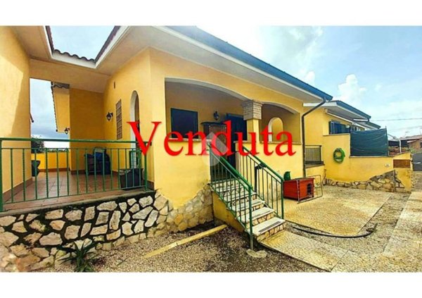 casa indipendente in vendita ad Ardea in zona Nuova Florida