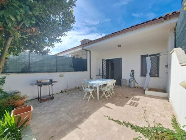 casa indipendente in vendita ad Ardea in zona Nuova California