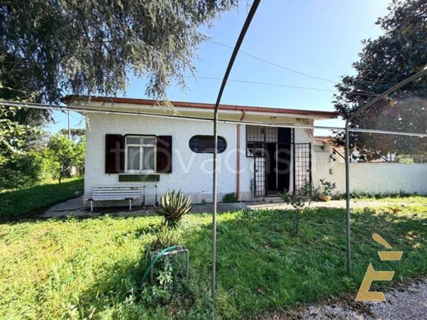 casa indipendente in vendita ad Ardea in zona Colle Romito