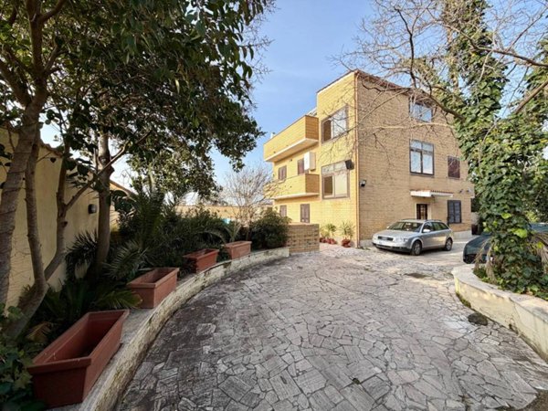 appartamento in vendita ad Ardea in zona Marina di Ardea