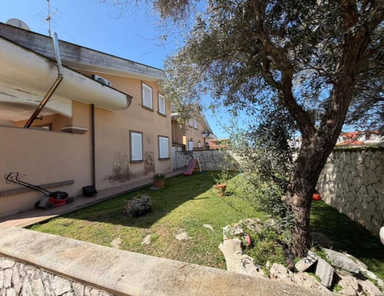 casa indipendente in vendita ad Ardea in zona Nuova California