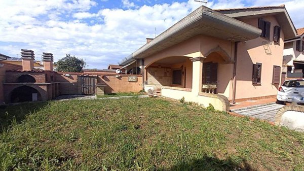 casa indipendente in vendita ad Ardea in zona Nuova Florida