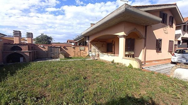 casa indipendente in vendita ad Ardea in zona Nuova Florida