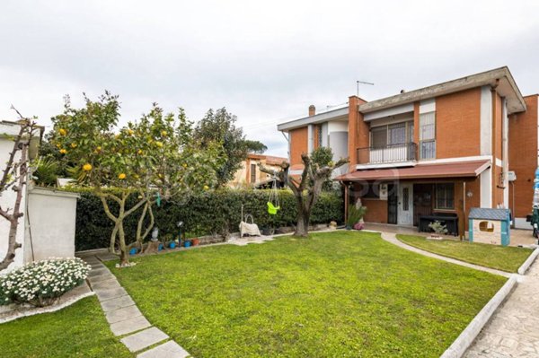 casa indipendente in vendita ad Ardea in zona Colle Romito