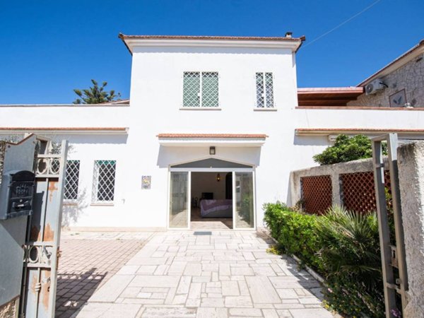 casa indipendente in vendita ad Ardea