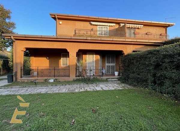 casa indipendente in vendita ad Ardea in zona Colle Romito