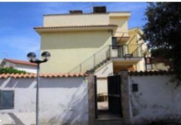 appartamento in vendita ad Ardea in zona Marina di Ardea