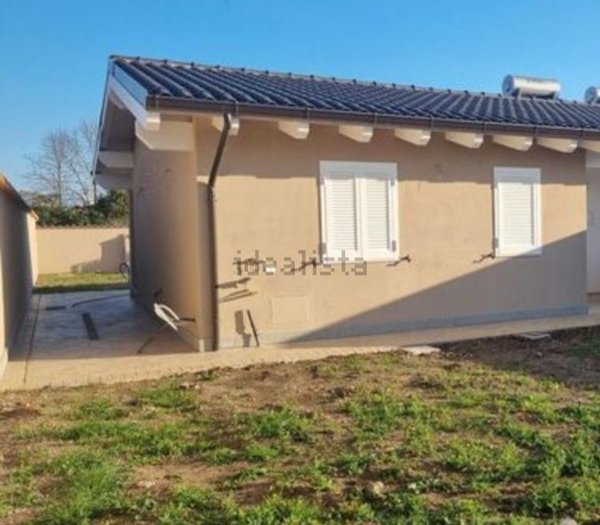 casa indipendente in vendita ad Ardea