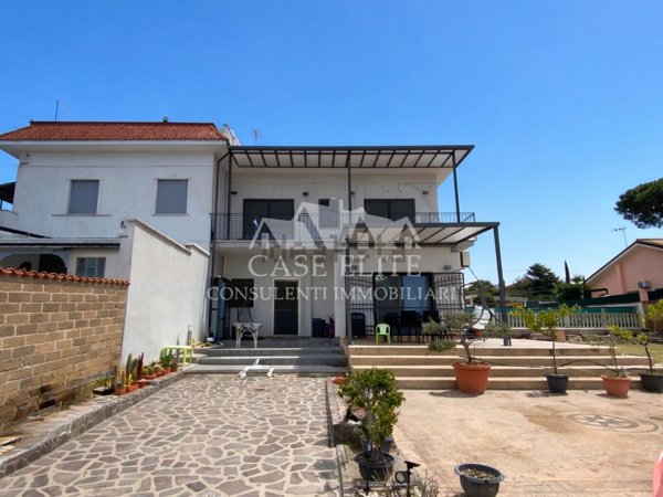 casa indipendente in vendita ad Ardea in zona Marina di Ardea