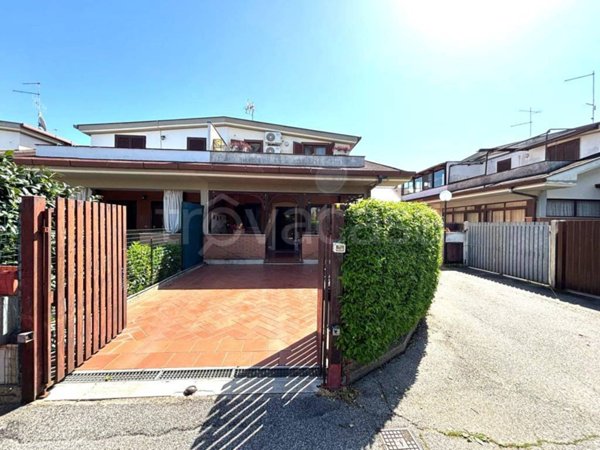 casa indipendente in vendita ad Ardea in zona Nuova Florida
