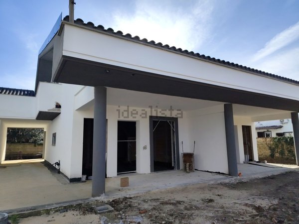 casa indipendente in vendita ad Ardea in zona Lido dei Pini