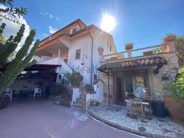 casa indipendente in vendita ad Ardea in zona Nuova Florida