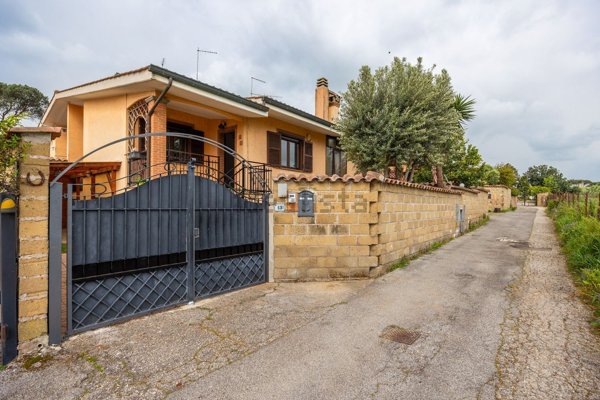 casa indipendente in vendita ad Ardea in zona Nuova Florida