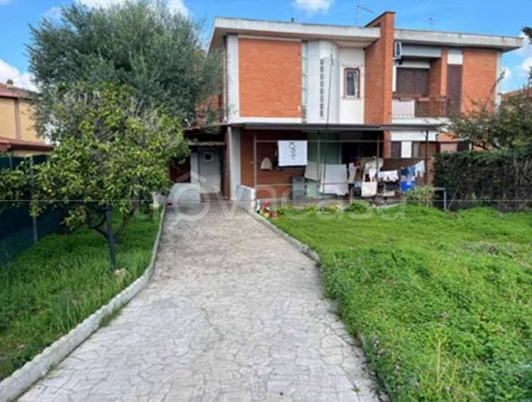 casa indipendente in vendita ad Ardea in zona Colle Romito